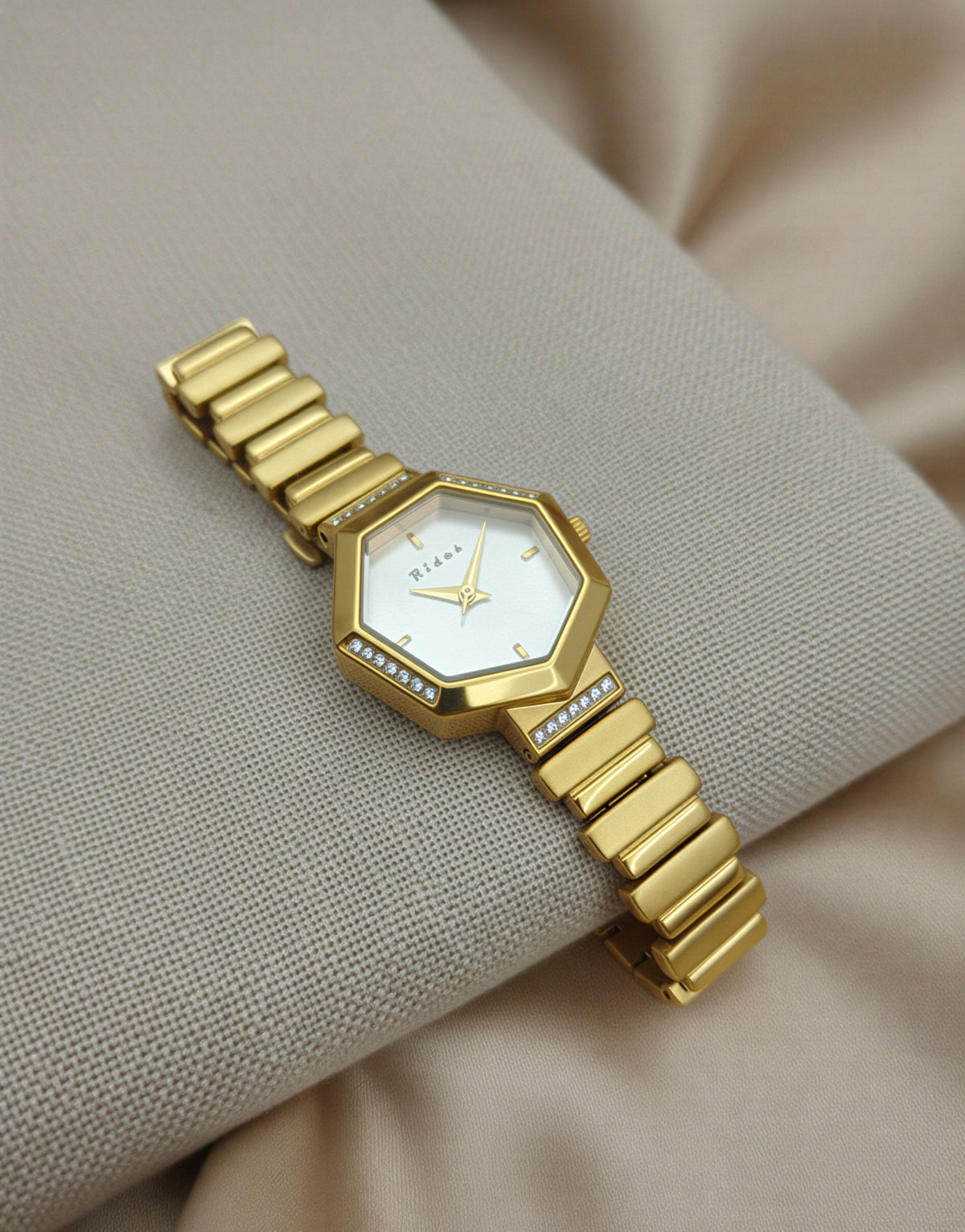 Calestia Glow Gloden Watch For Women